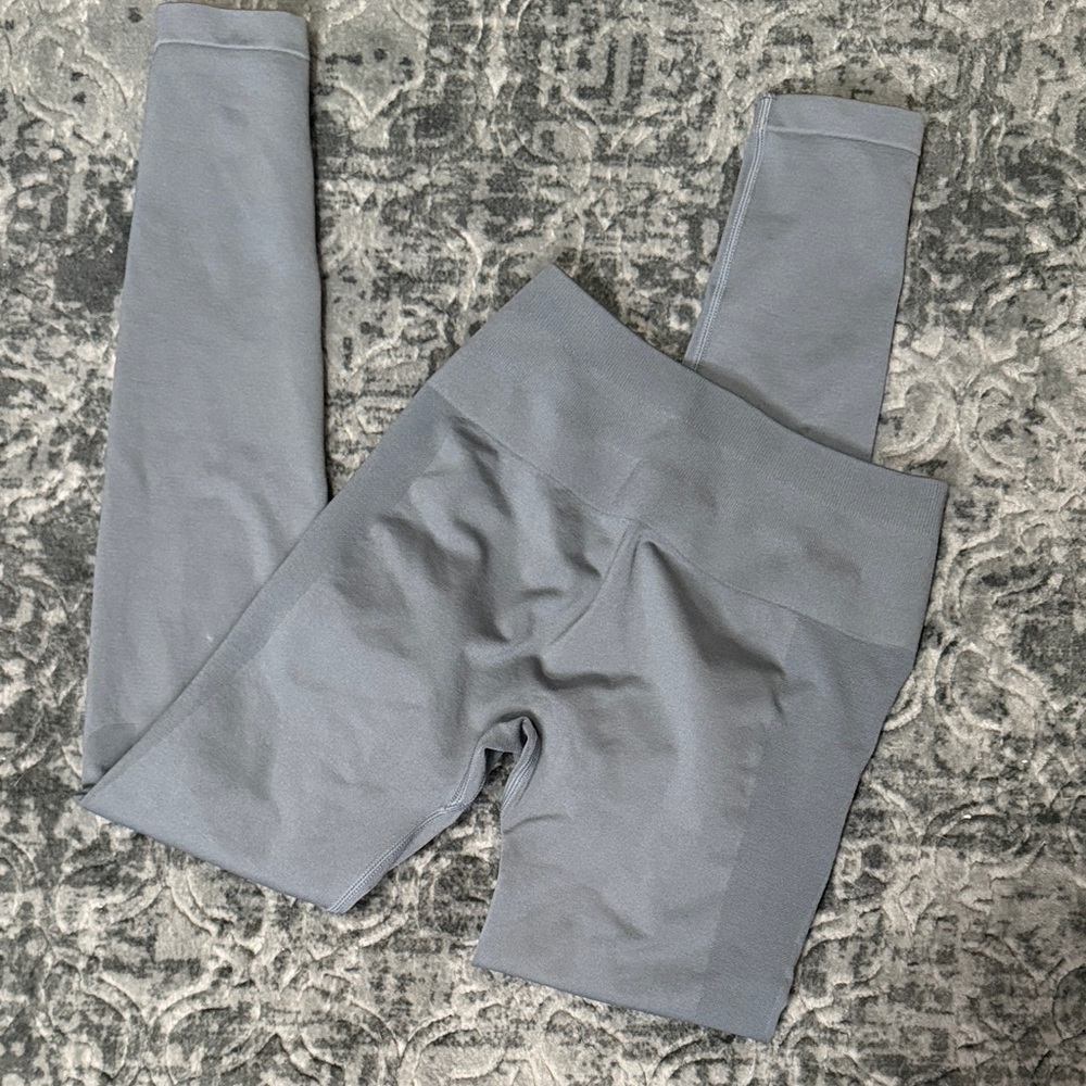Aurola Grey Scrunch Butt tight Leggings